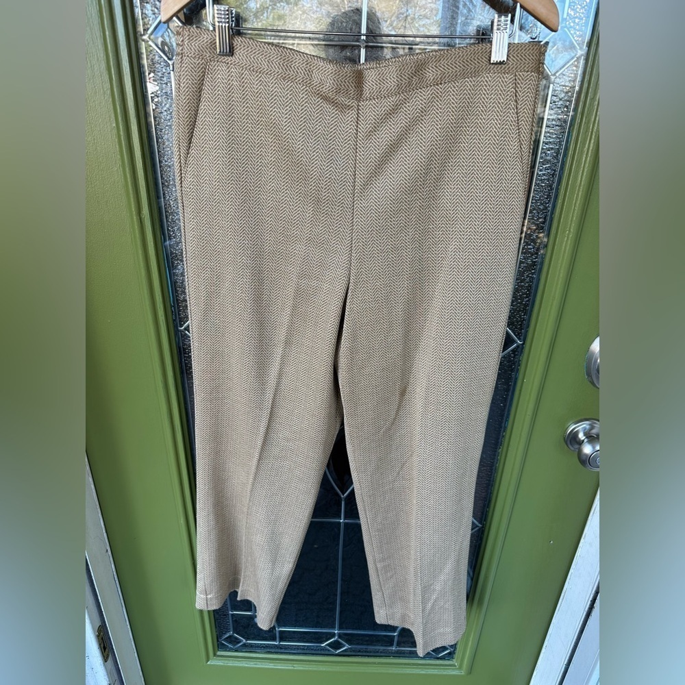 Women’s Size 12 Gold Metallic Festive Holiday Straight Leg Christmas Pants